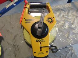 100FT JOHNSON TAPE MEASURE