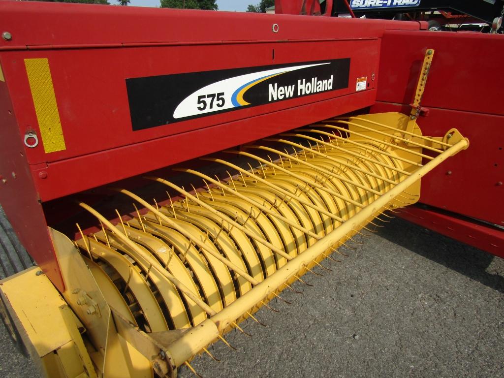 575 NEW HOLLAND SQUARE BALER