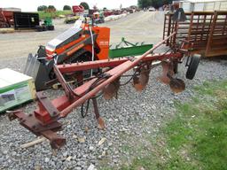 4X IH SEMI MOUNT PLOW