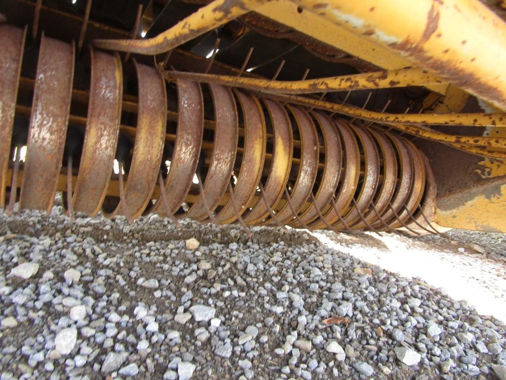 5400 VERMEER HAY ROLLER W/ TIE BOX