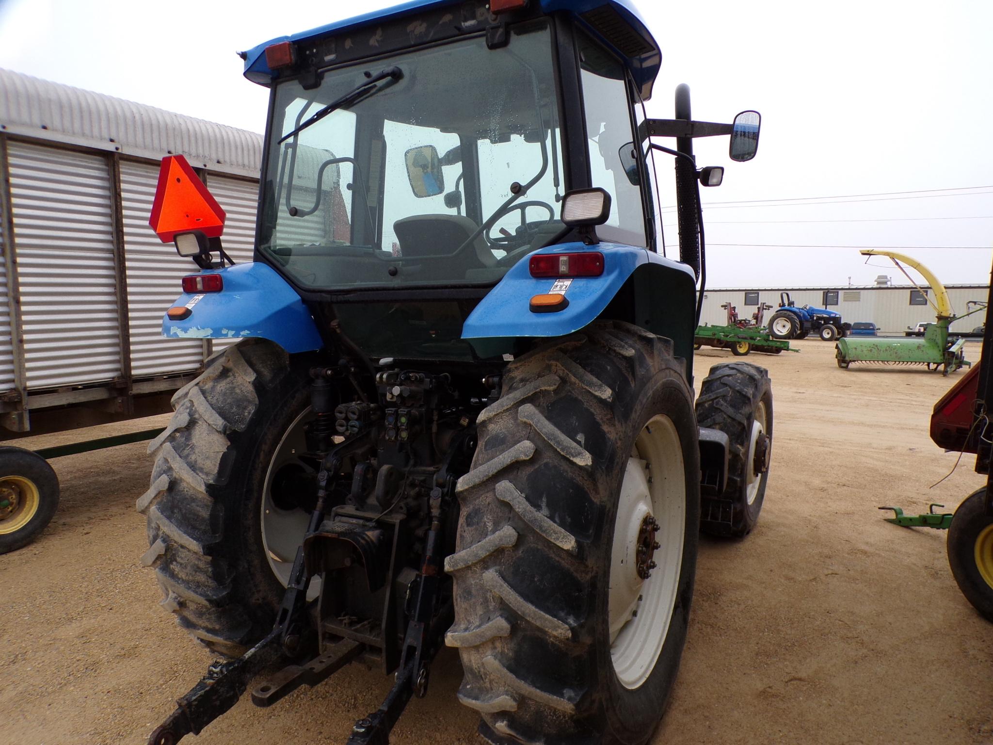 NEW HOLLAND TM130 2777