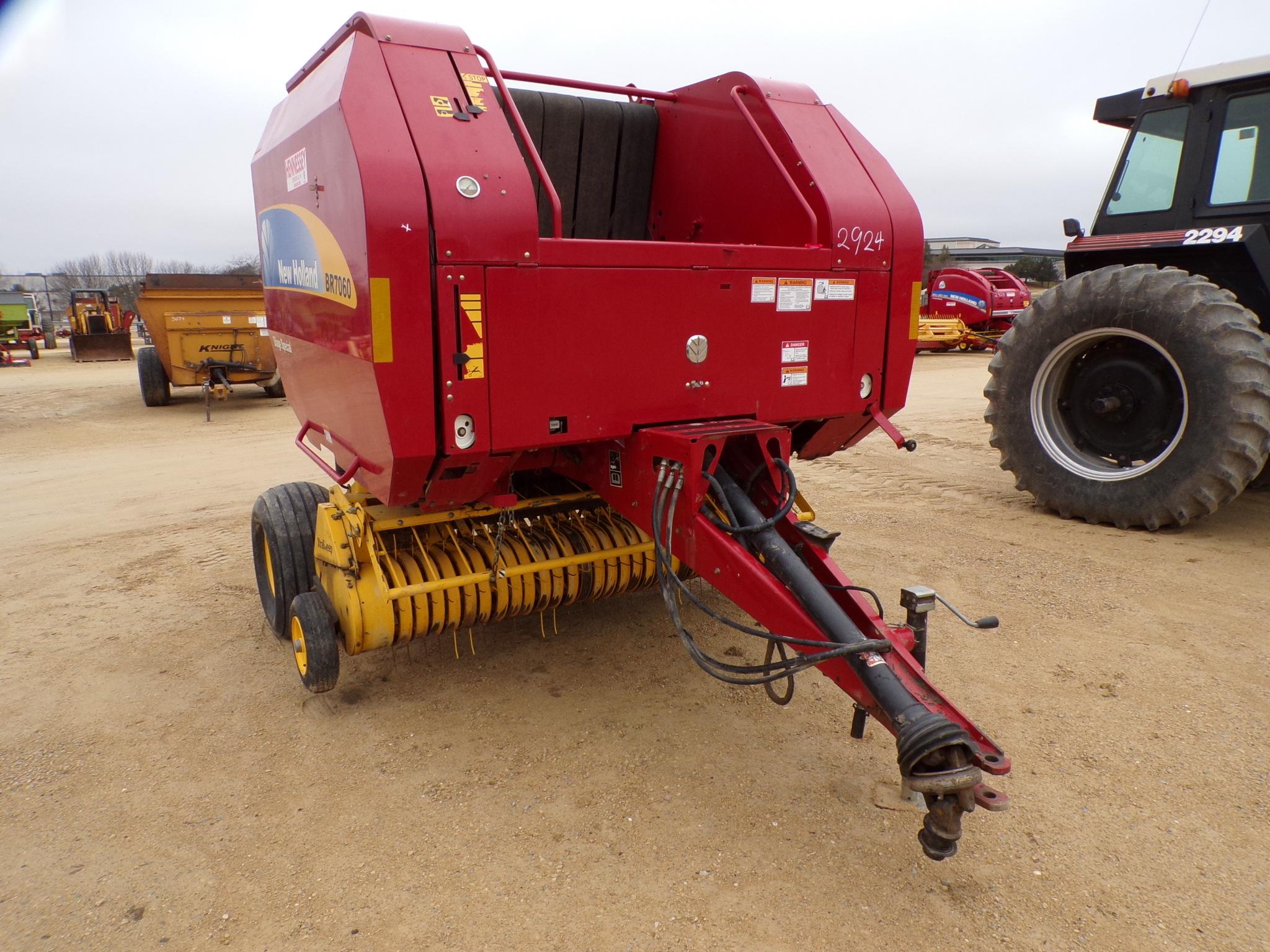 2008 NEW HOLLAND BR7060 2924