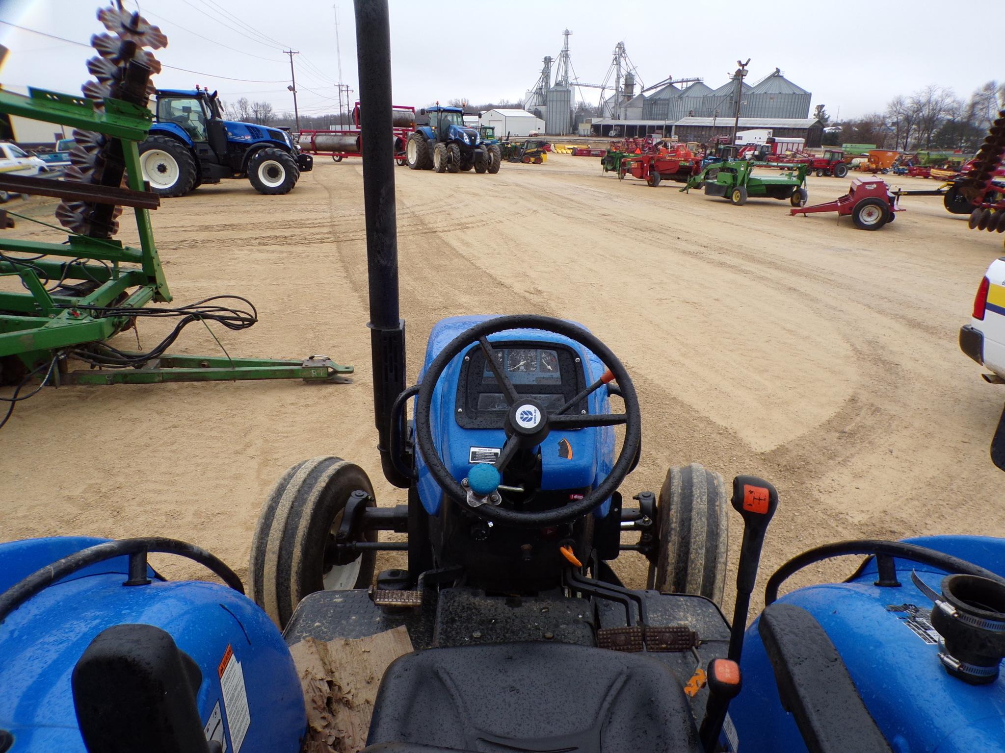 NEW HOLLAND TB110 3242