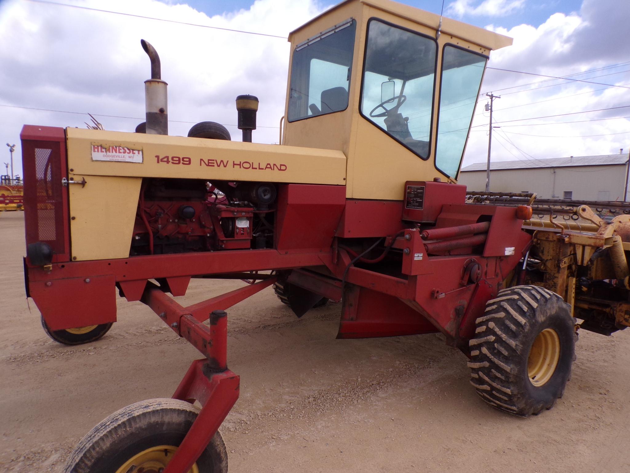 NEW HOLLAND 1499 SELF PROPELLED WINDROWER