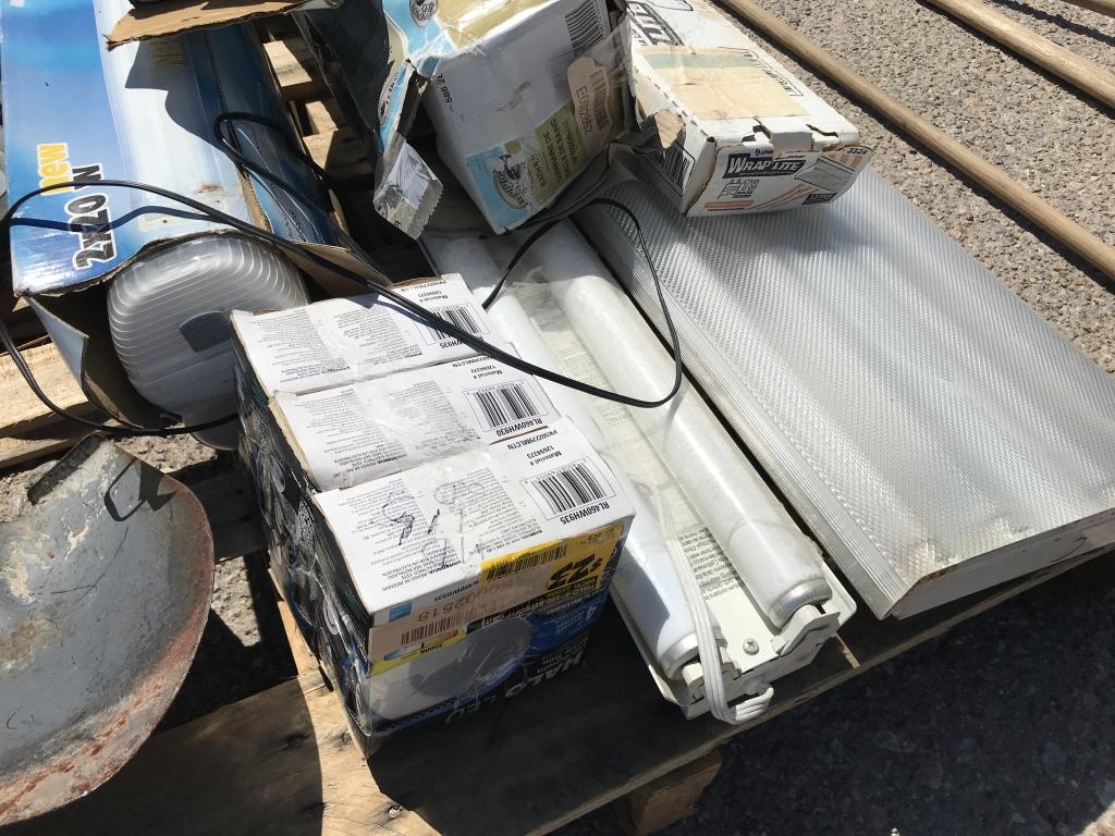 Pallet of Assorted Yard Tools, Lights