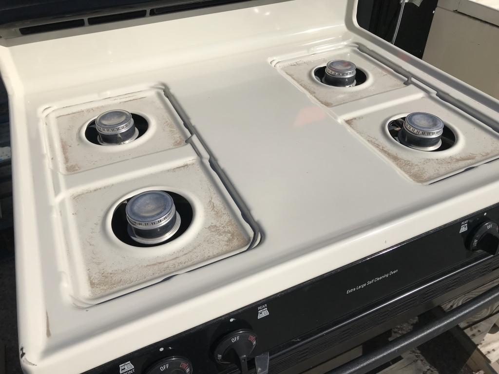 School Surplus Appliance - GE Gas Range/ Oven -E