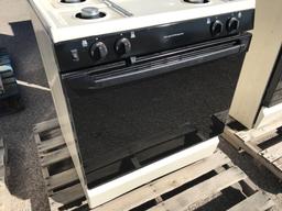 School Surplus Appliance - GE Gas Range/ Oven -E