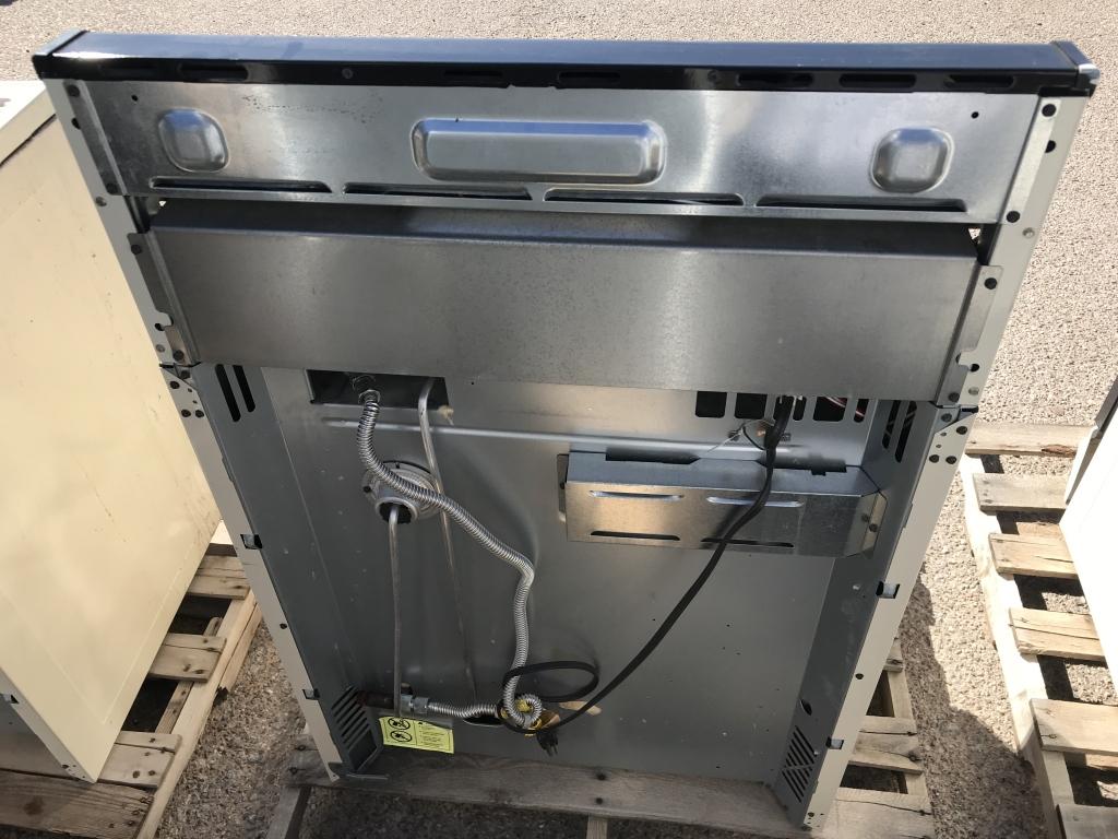 School Surplus Appliance - GE Gas Range/ Oven -E