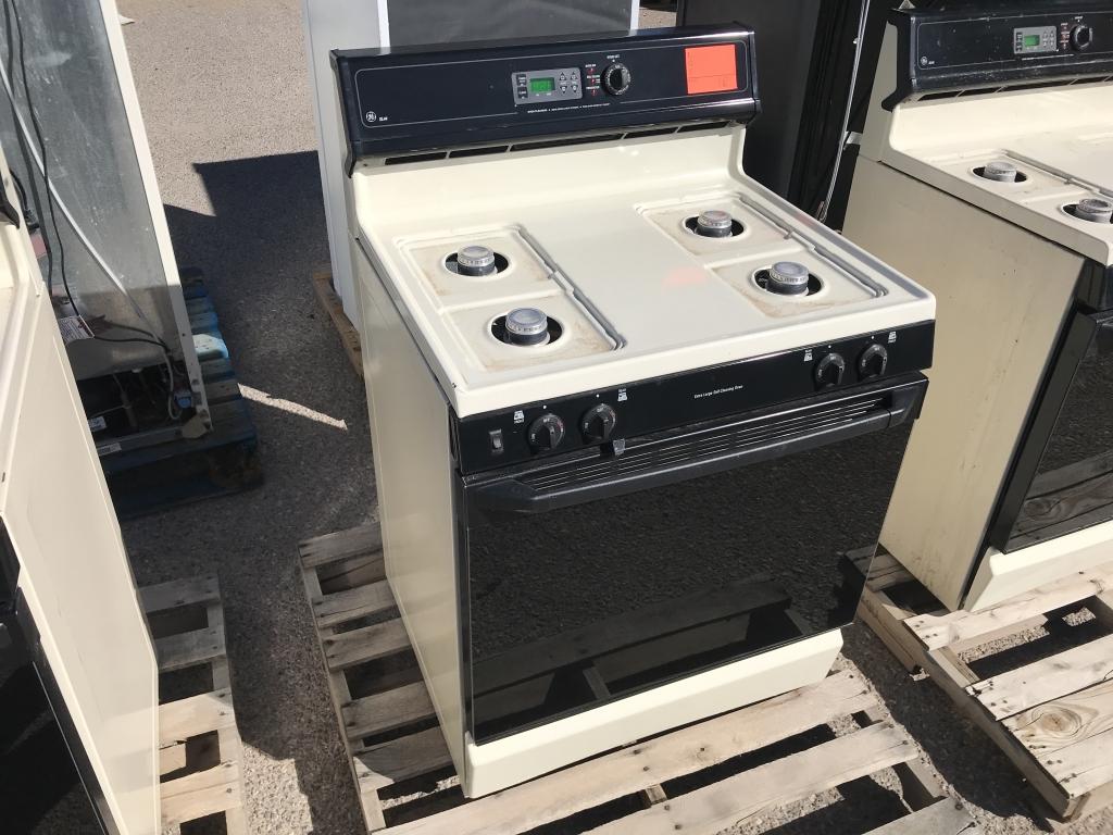 School Surplus Appliance - GE Gas Range/ Oven -E