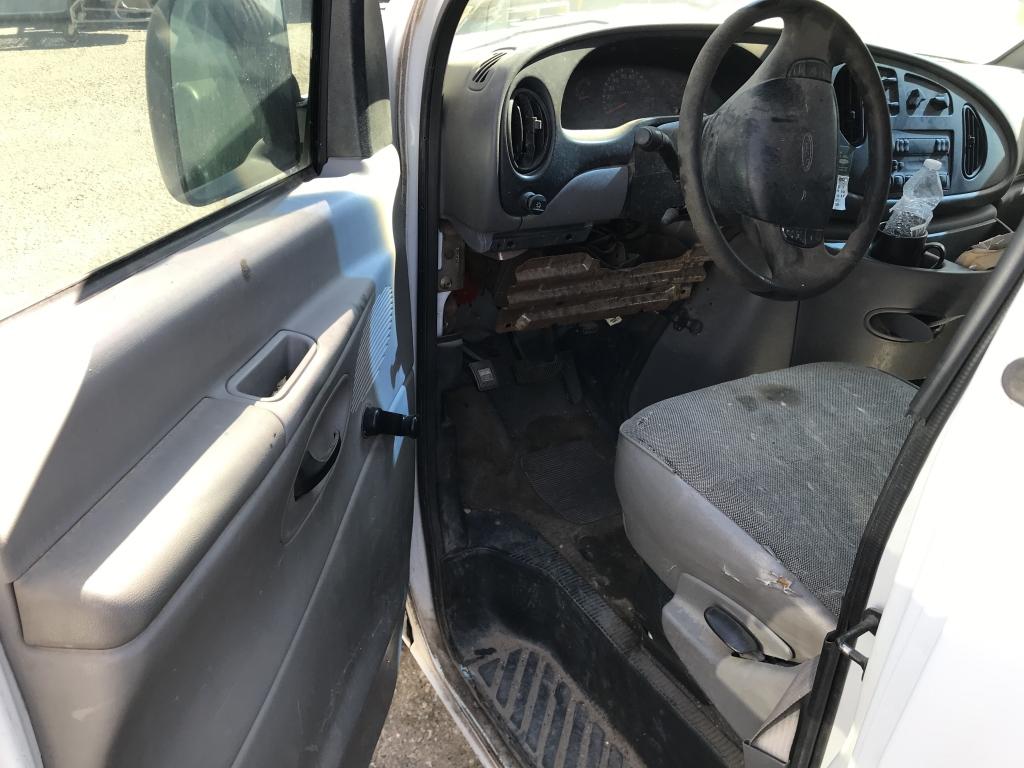 1997 Ford E-150 XLT Passenger Van