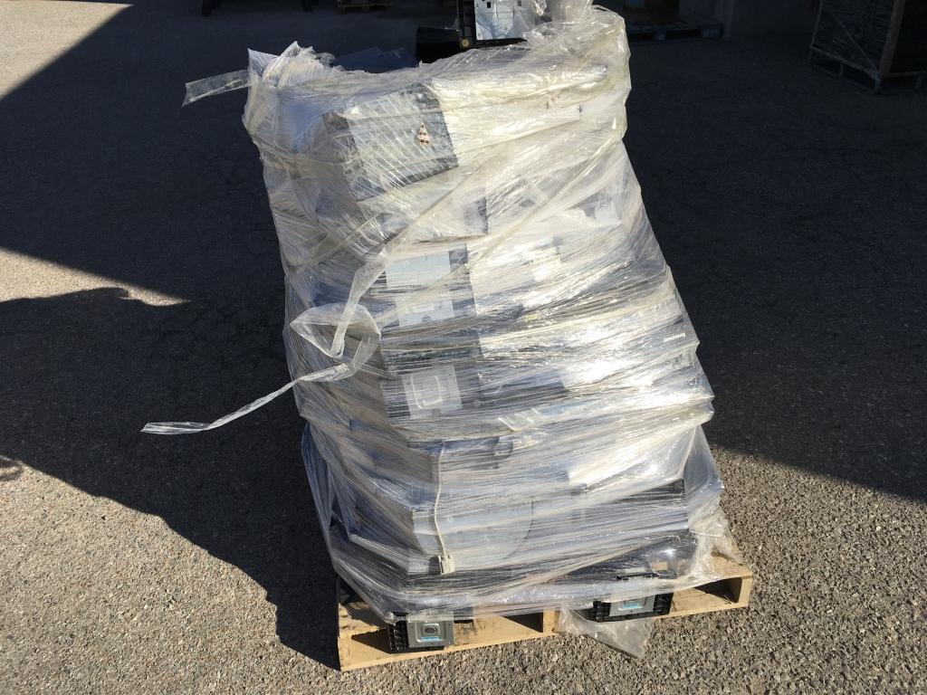 School Surplus Monitors - Dozens Lenovo's