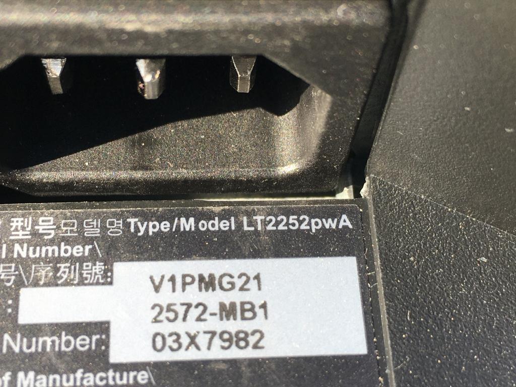 School Surplus Monitors - Dozens Lenovo's