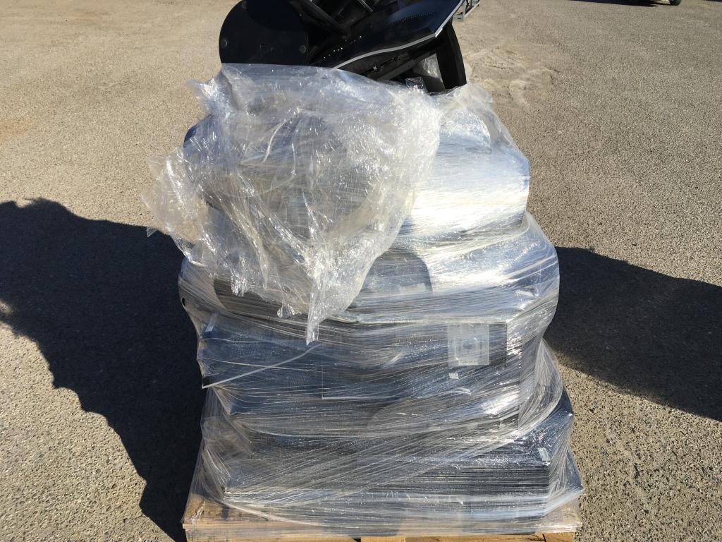 School Surplus Monitors - Dozens Lenovo's