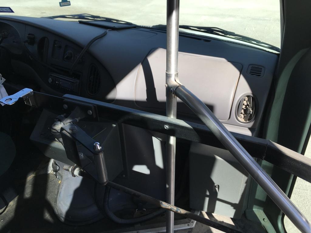 1999 Ford E350 Shuttle Bus w/ Lift