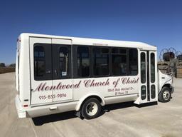 1999 Ford E350 Shuttle Bus w/ Lift
