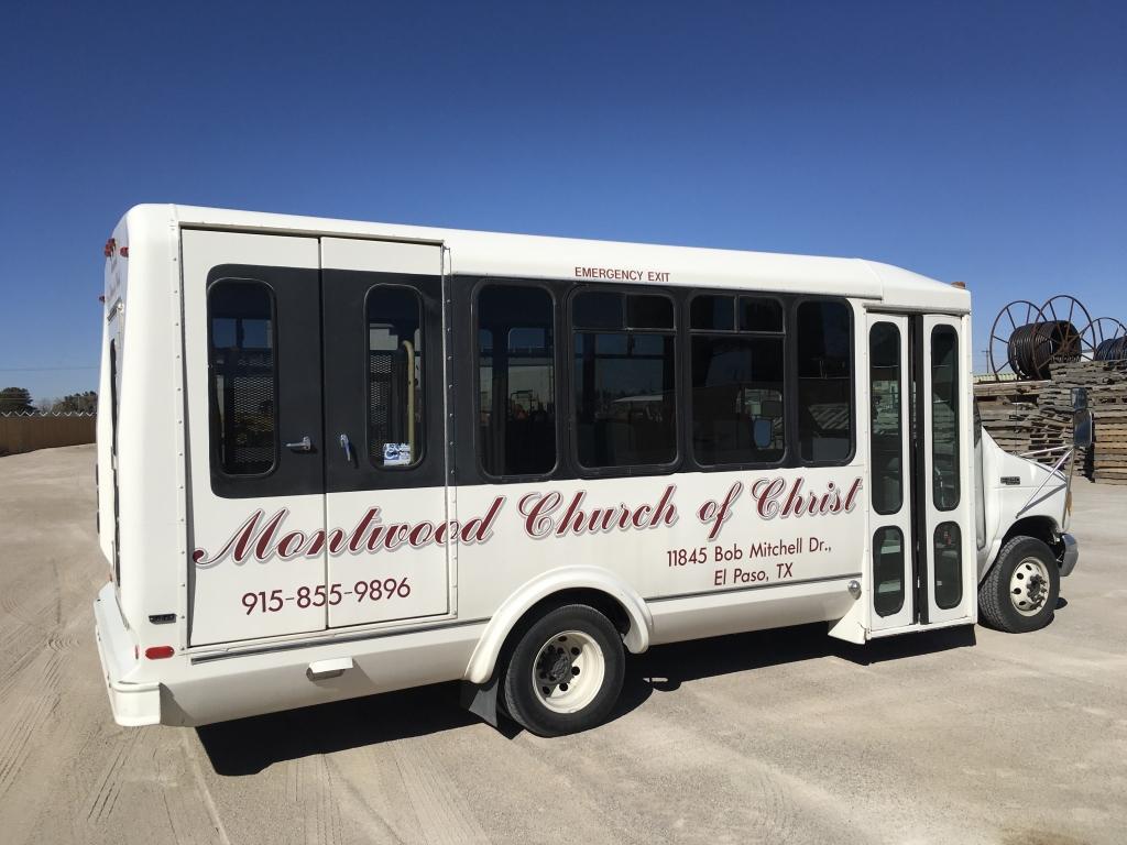 1999 Ford E350 Shuttle Bus w/ Lift