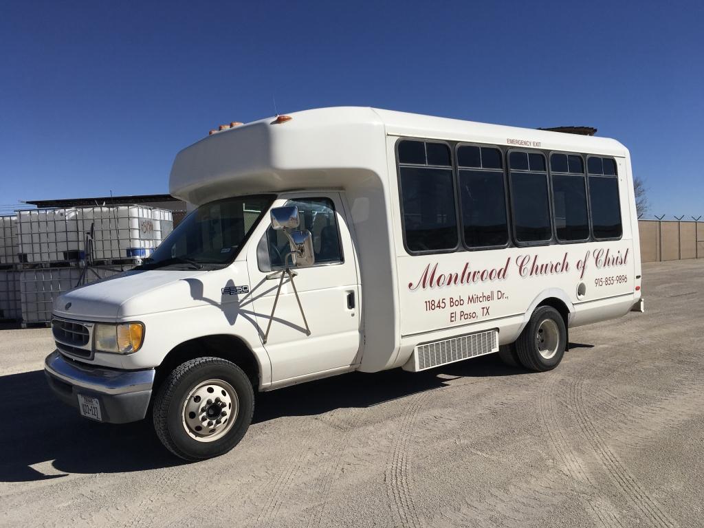 1999 Ford E350 Shuttle Bus w/ Lift