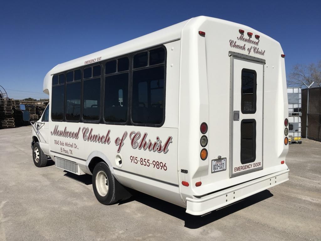 1999 Ford E350 Shuttle Bus w/ Lift