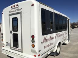 1999 Ford E350 Shuttle Bus w/ Lift