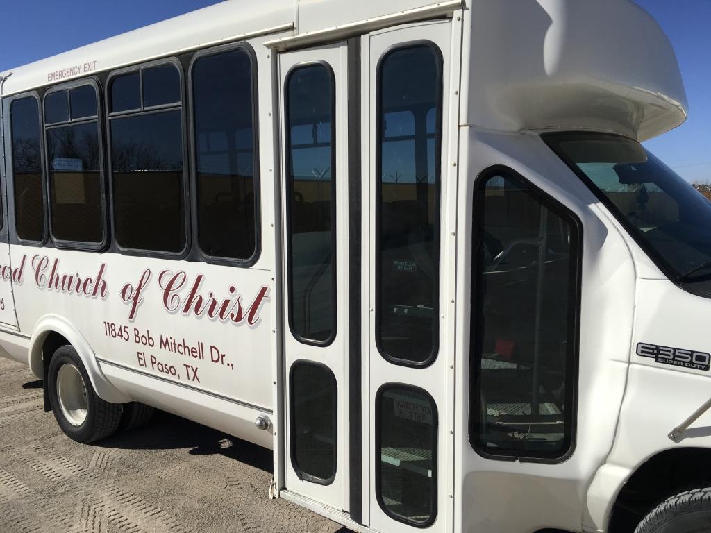 1999 Ford E350 Shuttle Bus w/ Lift