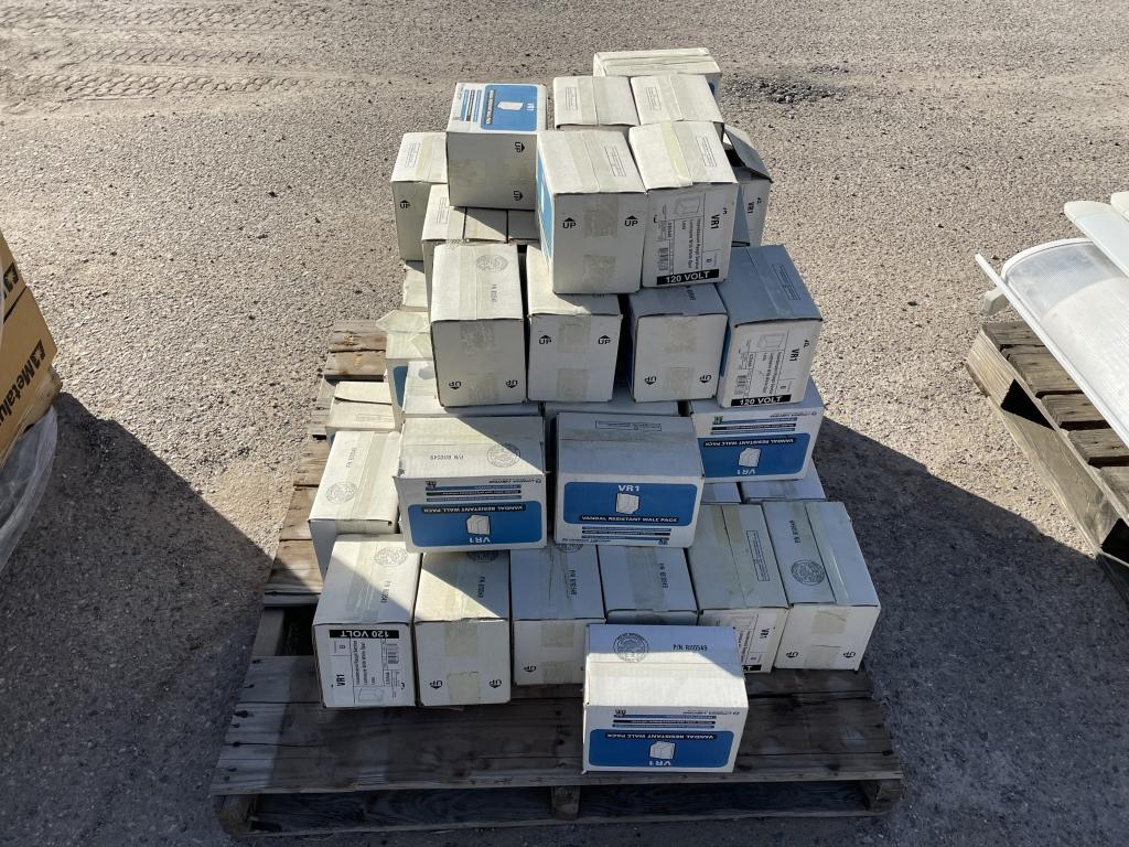 (1) Pallet Boxed VR1 Wall Pack Lights
