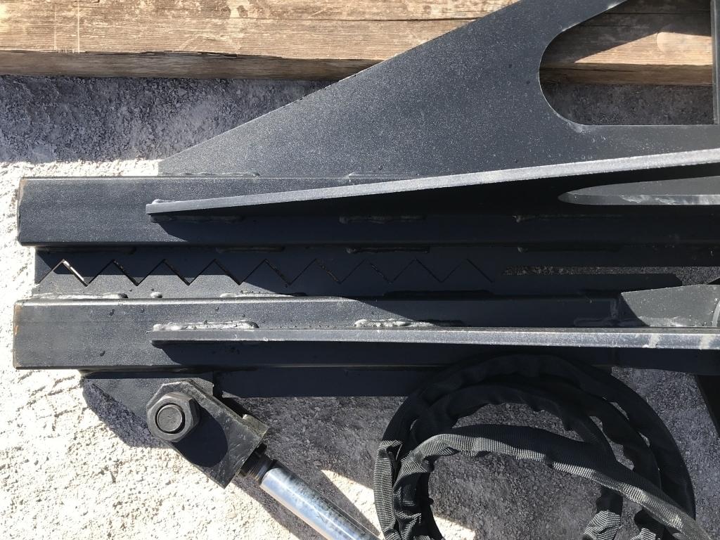 UNUSED Hydraulic Skid-Steer Tree Puller
