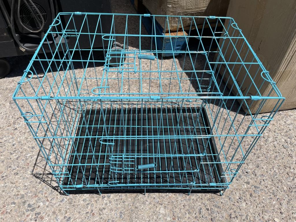Pallet of UNUSED Pet Cages, Charging Cart