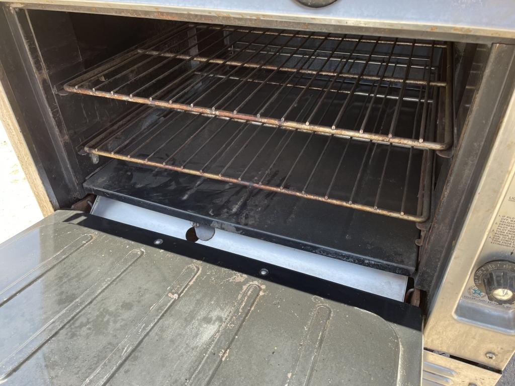 Vulcan Gas Flattop w/ Oven