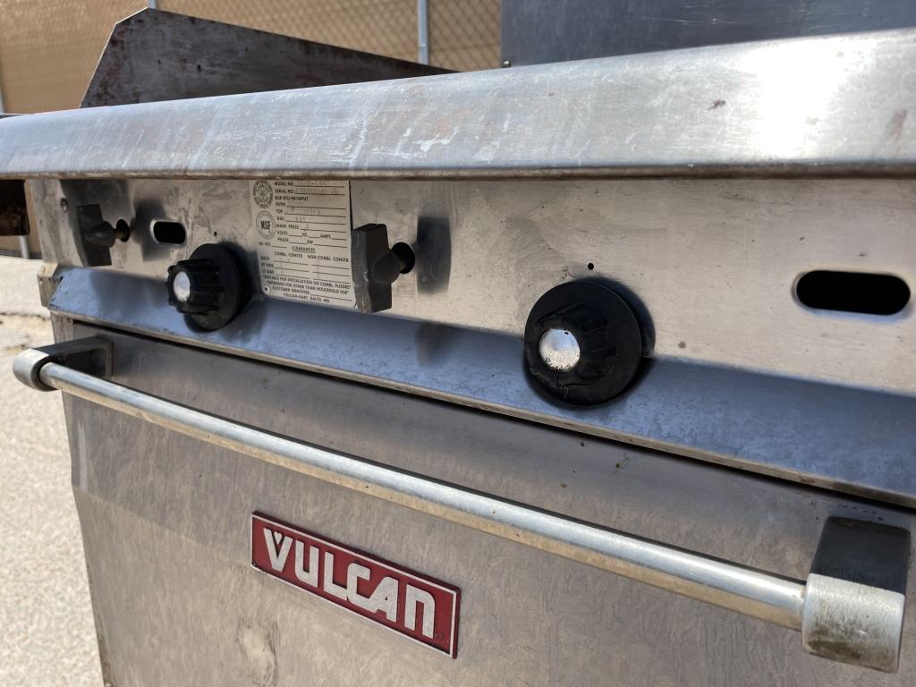 Vulcan Gas Flattop w/ Oven