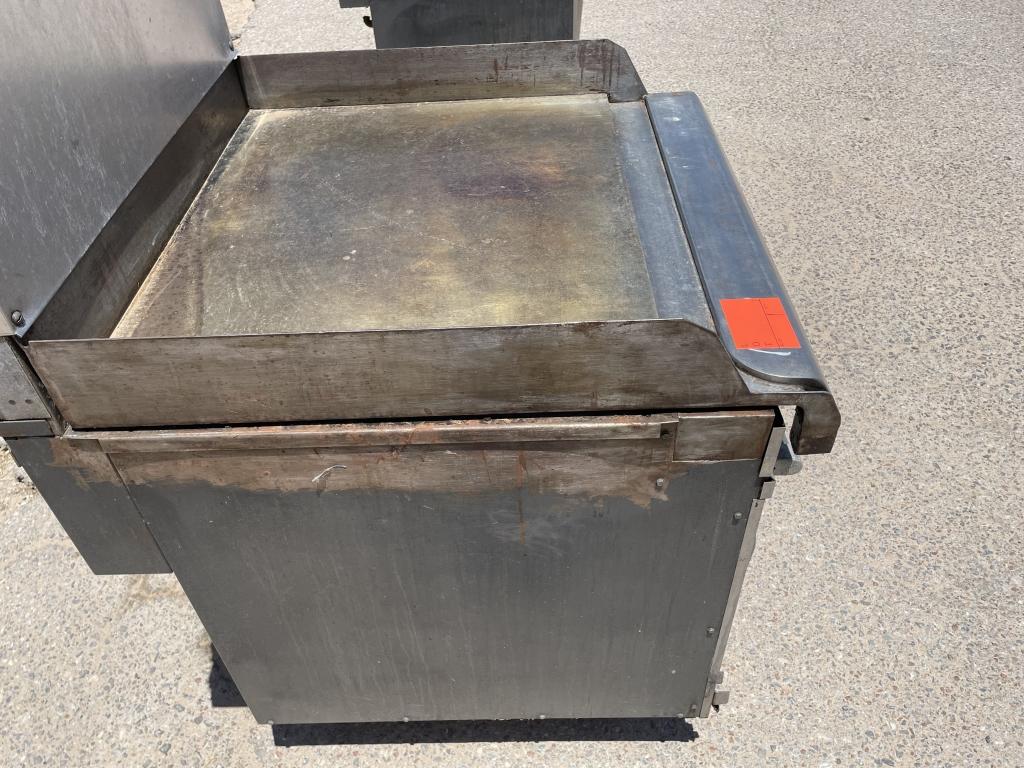 Vulcan Gas Flattop w/ Oven