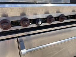 6 Burner Gas Range / Oven