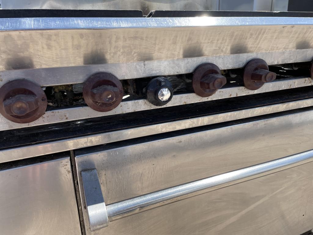 6 Burner Gas Range / Oven