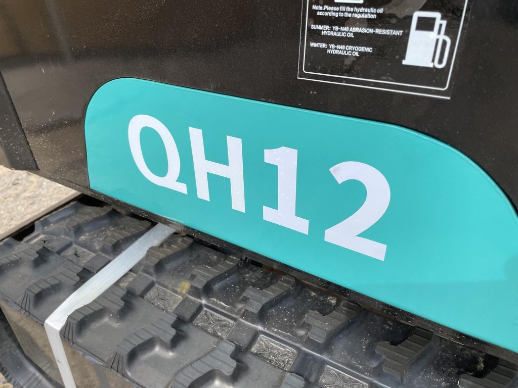 UNUSED 2023 AGT 13.5HP Gas Mini-Excavator QH12