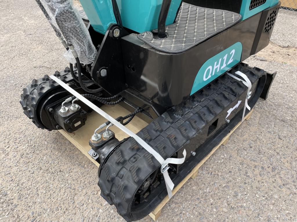 UNUSED 2023 AGT 13.5HP Gas Mini-Excavator QH12