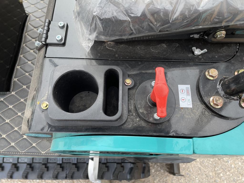 UNUSED 2023 AGT 13.5HP Gas Mini-Excavator QH12