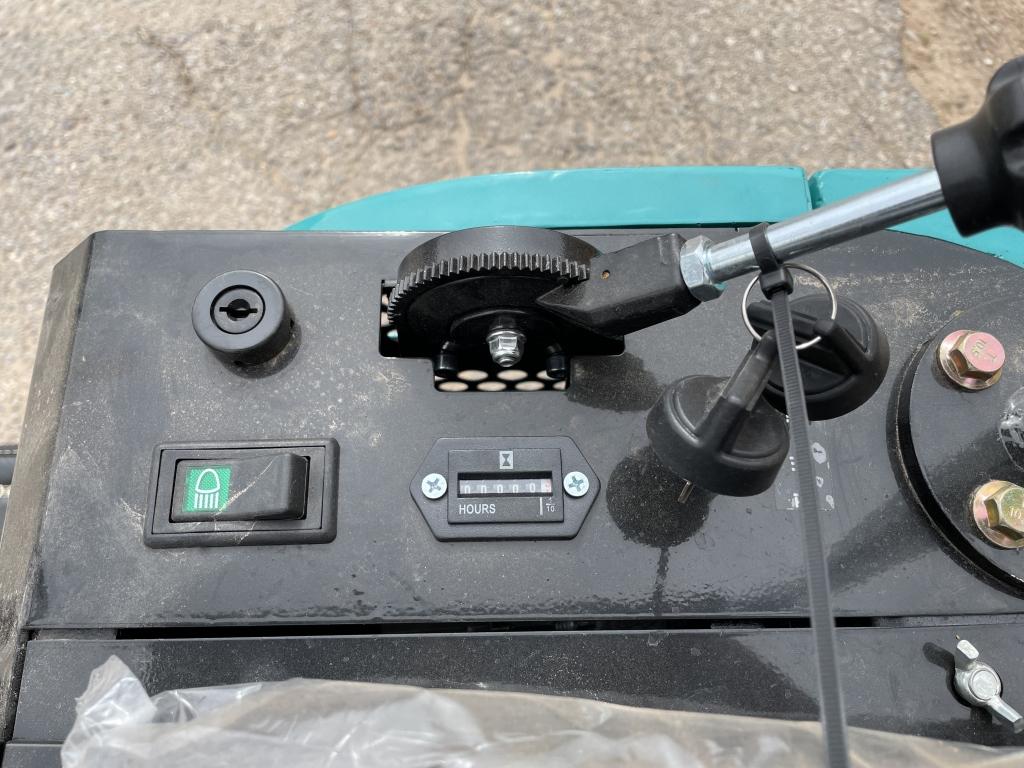 UNUSED 2023 AGT 13.5HP Gas Mini-Excavator QH12