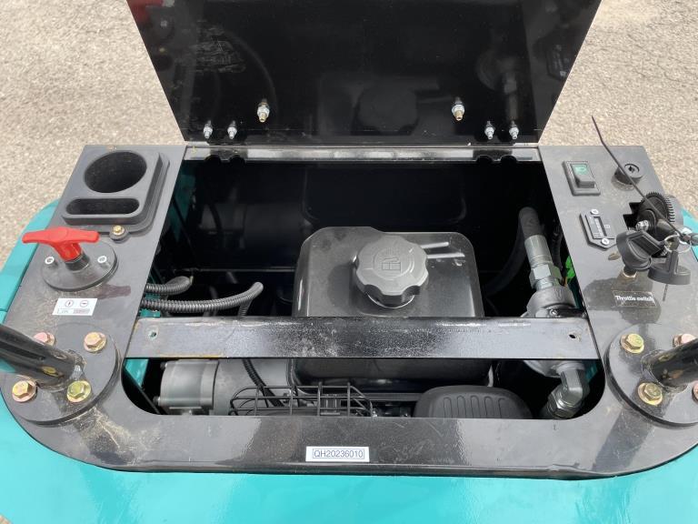 UNUSED 2023 AGT 13.5HP Gas Mini-Excavator QH12