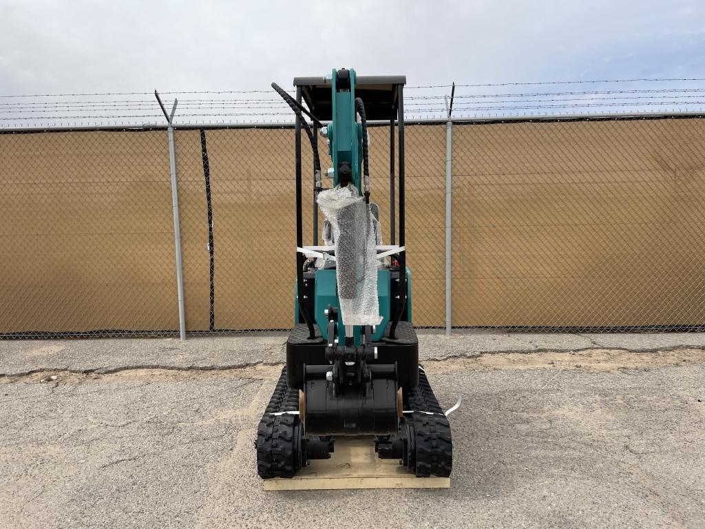 UNUSED 2023 AGT 13.5HP Gas Mini-Excavator QH12