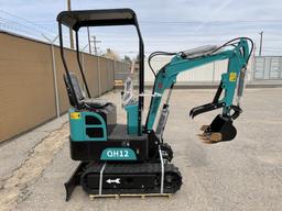 UNUSED 2023 AGT 13.5HP Gas Mini-Excavator QH12