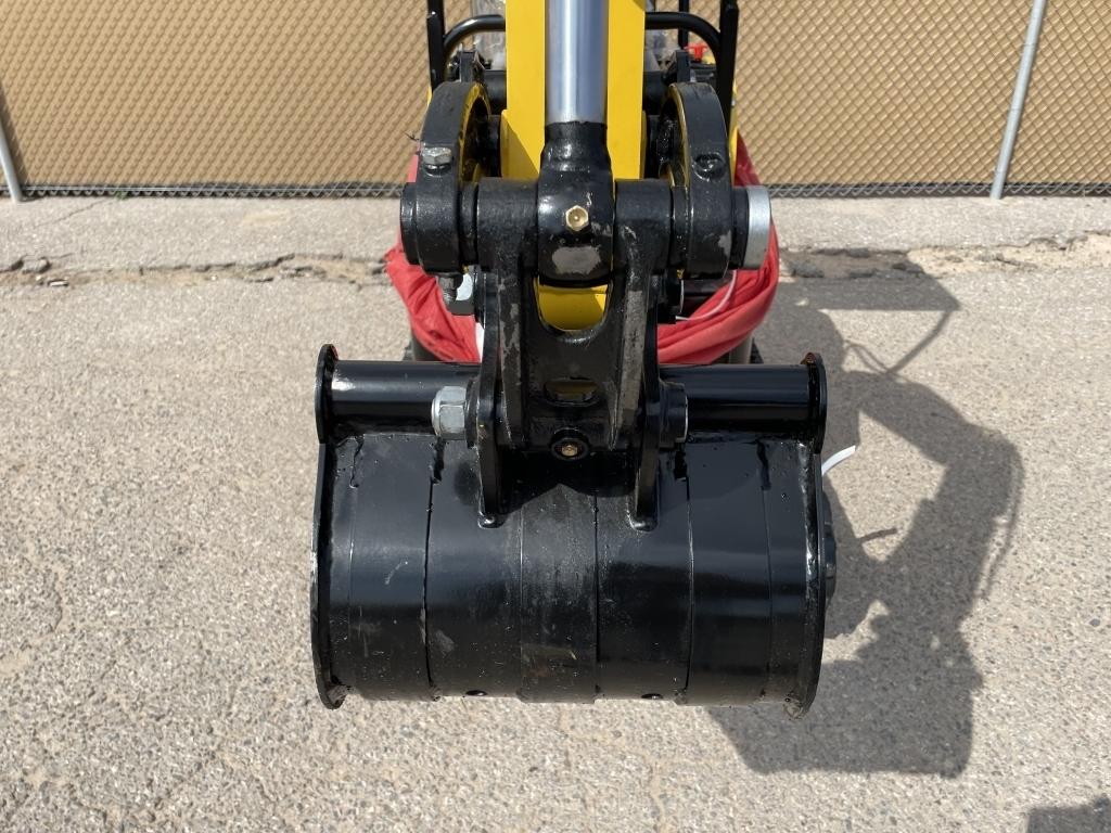 UNUSED 2023 AGT 13.5HP Gas Mini-Excavator QH12
