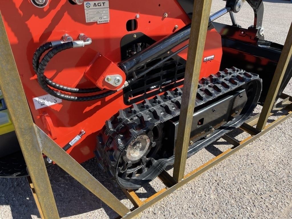 UNUSED 2023 Mini Skid-Steer Loader LRT23