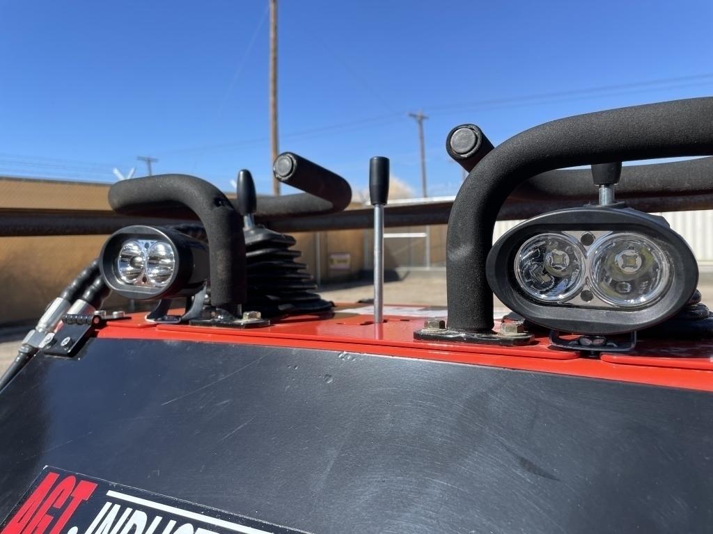 UNUSED 2023 Mini Skid-Steer LRT23 Loader w/Bucket