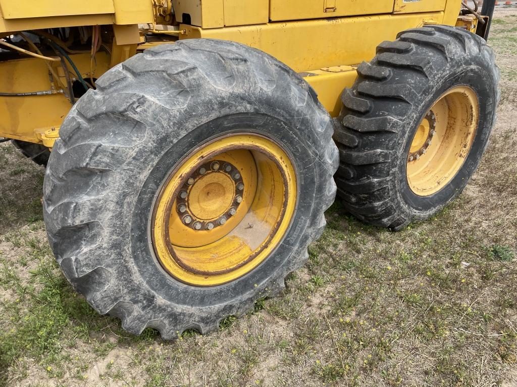 John Deere 770 B-H Motor Grader w/Ripper