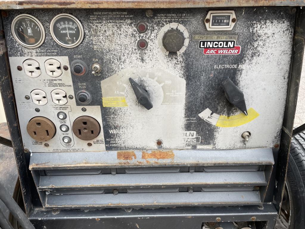 Lincoln 250 AC/DC Diesel Welder on Trailer (Works)