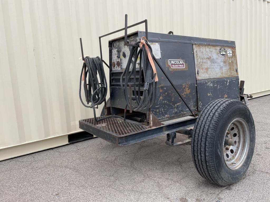 Lincoln 250 AC/DC Diesel Welder on Trailer (Works)