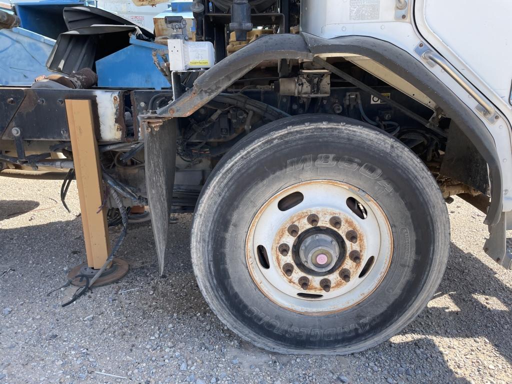 2003 Peterbilt Trash Truck ( Parts Only)