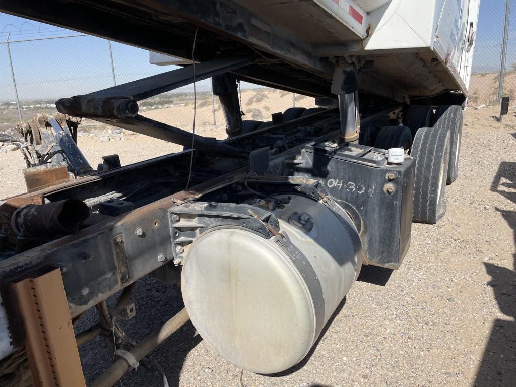 2003 Peterbilt Trash Truck ( Parts Only)