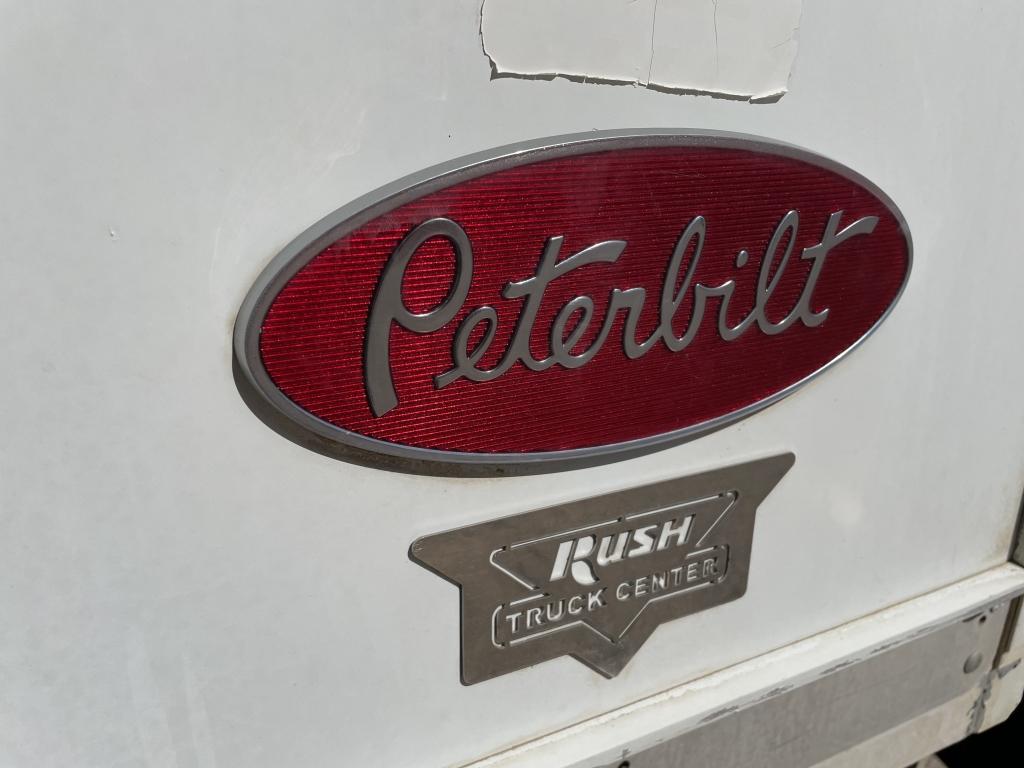 2008 Peterbilt Trash Truck ( Parts Only)