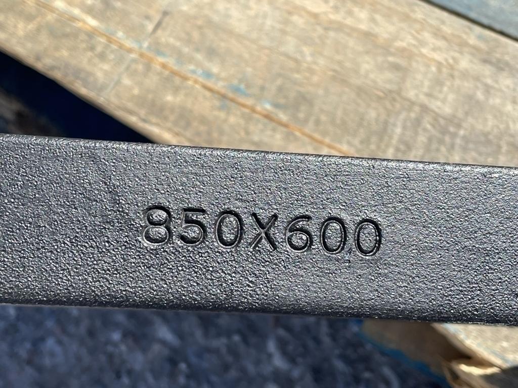 UNUSED 48 inch Pair of Forks for Forklifts