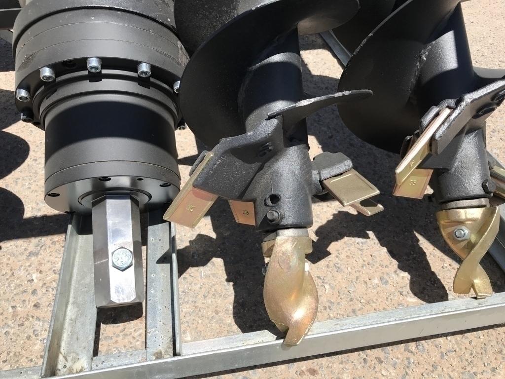 UNUSED Hydraulic Skid-Steer Auger w/ 3 Auger Bits